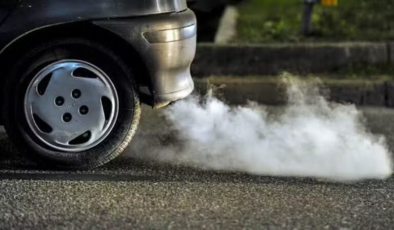 Smoke-Emitting Cars to Face Ban in Islamabad