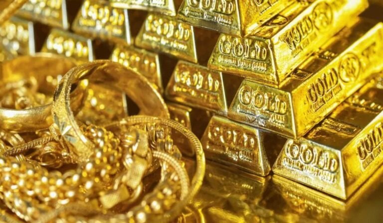Gold Prices Surge in Pakistan Amid Global Rally