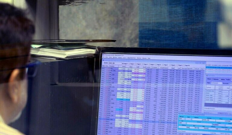 Investor Optimism Lifts Pakistan Stocks to Record Levels