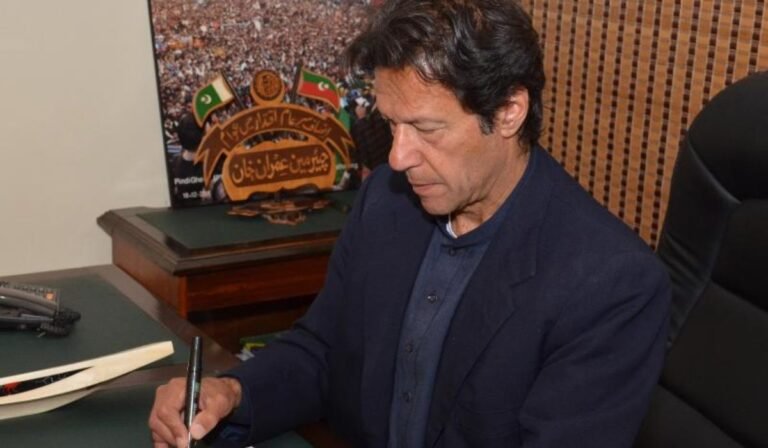 Books Keep Imran Khan Engaged During Jail Stay