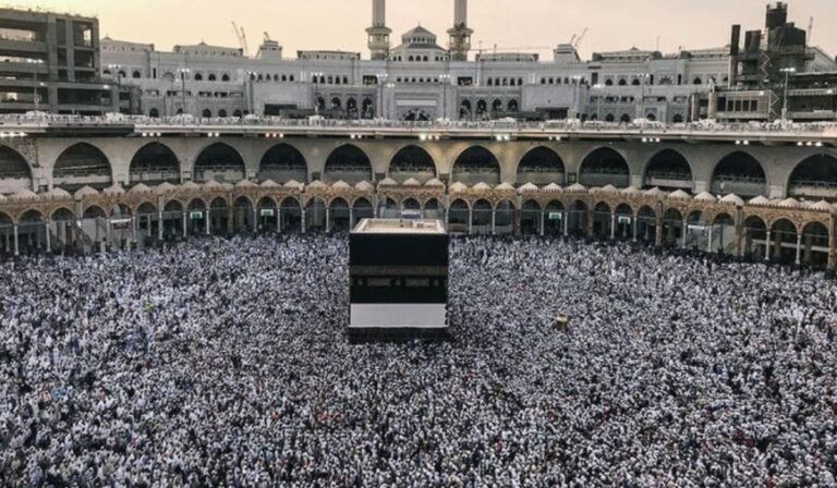 Government Reopens Hajj Applications