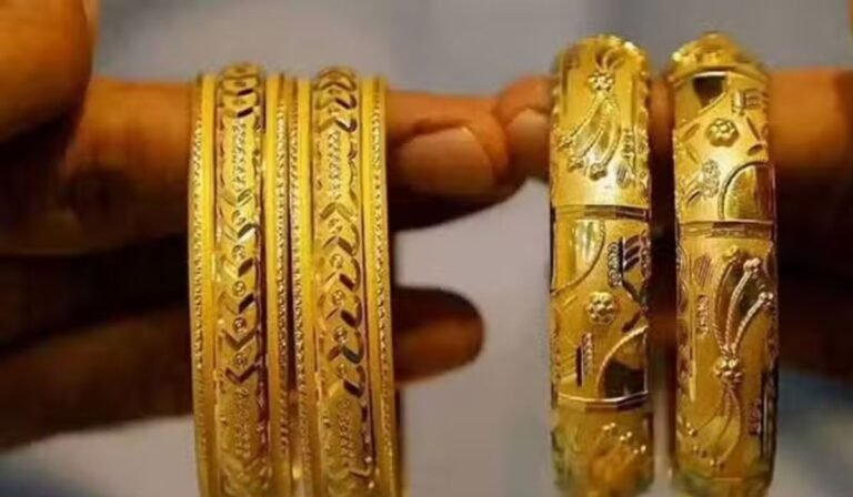 Gold Jumps by Rs900 per Tola amid Global Trends