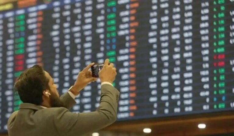 Pakistani Stocks Hit New Peak Amid Strong Buying